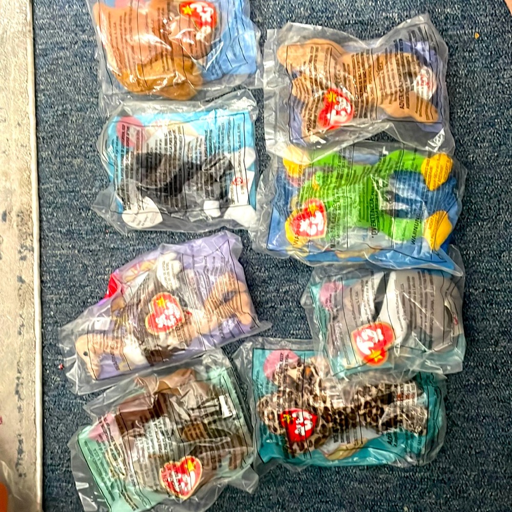 8 McDonald’s beanie babies